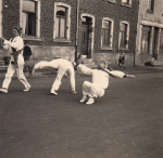 1952 002